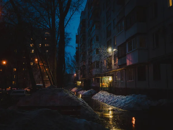 Nachtelijke winterstad — Stockfoto