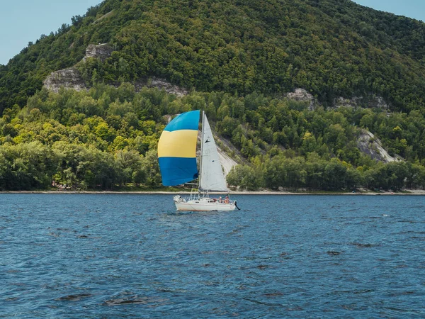 Rio de iate à vela — Fotografia de Stock