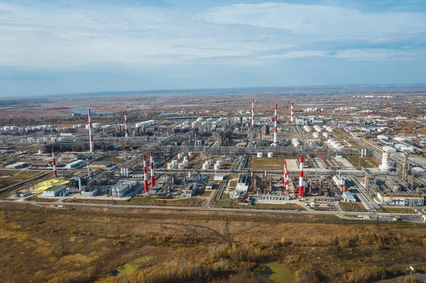 Construção de refinaria de petróleo — Fotografia de Stock