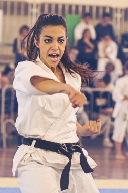 Kata bir Yarışması'nda gerçekleştirme