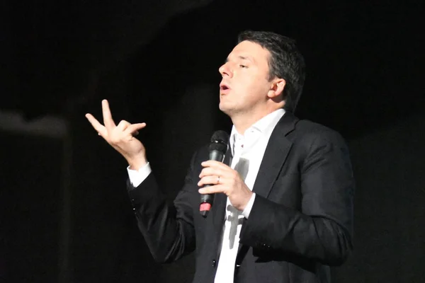Matteo Renzi en Siracusa, 15 nov 2016 — Foto de Stock