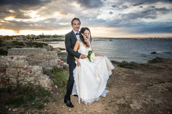 Newmarried na Plemmirio, Syrakus na Sicílii — Stock fotografie