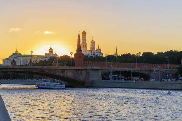 The Evening sunset over the Tower of the Kremlin — Stock Photo, Image