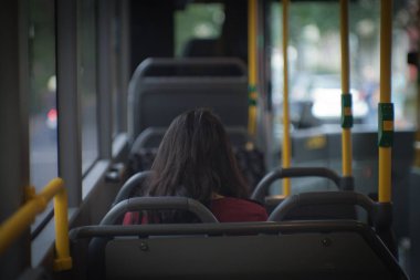 Yolcularla birlikte otobüsün içinden görüntüle