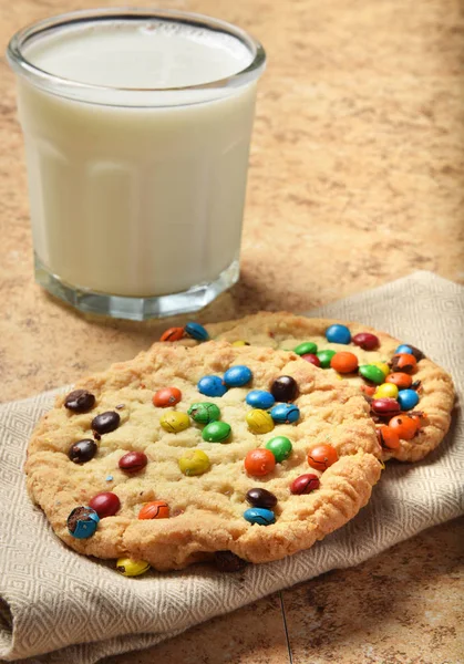 Sušenky a mléko — Stock fotografie