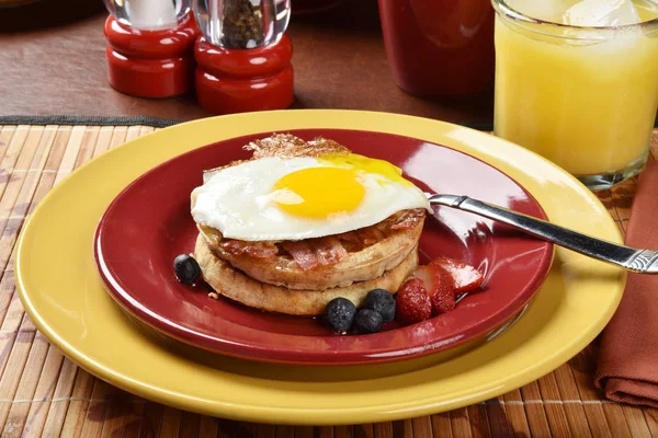 Waffle and egg breakfast — Stock Photo, Image