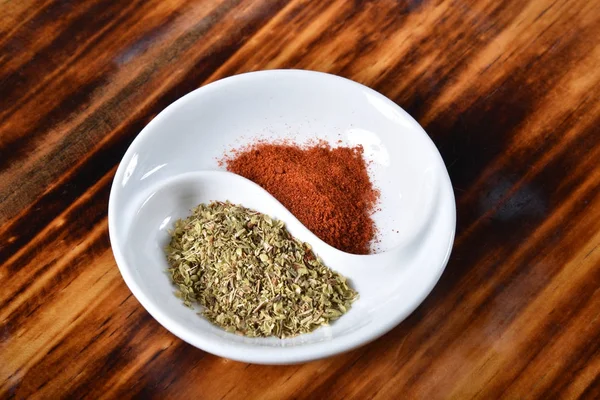 Paprika en Oregano — Stockfoto