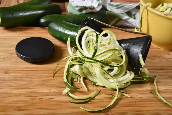 Fideos de calabacín —  Fotos de Stock