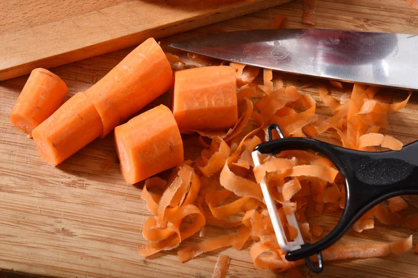 Peeled and sliced carrots — Stock Photo, Image