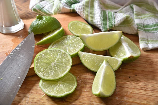 Sliced lime wedges — Stock Photo, Image