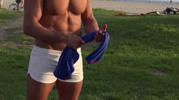 Homme Musclé Sexy Torse Plage — Video