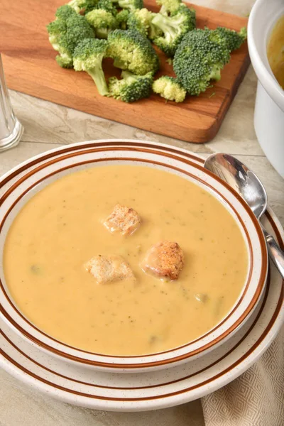 Sopa de queijo brócolis caseiro — Fotografia de Stock