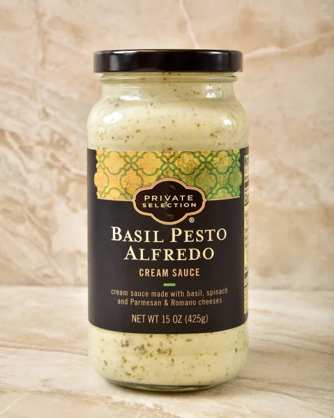 Basil Pesto Alfredo Sosu — Stok fotoğraf