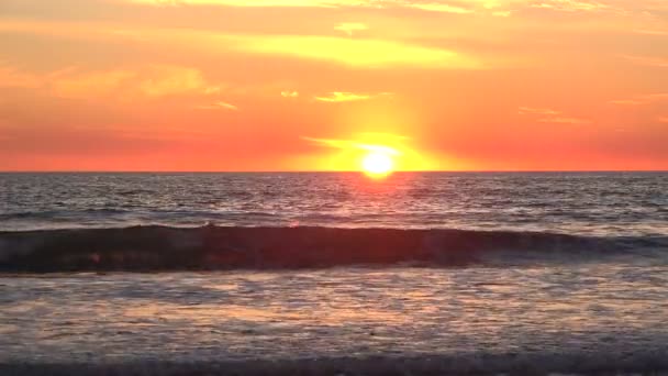 Beautiful Bright Orange Sunset Pacific Ocean — Stock Video