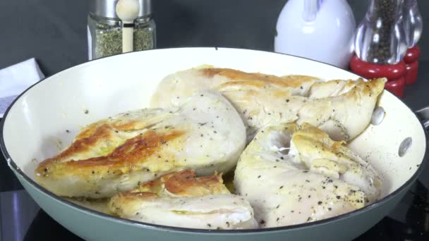 Chicken Breasts Simmering Cast Iron Skillet — Stock Video