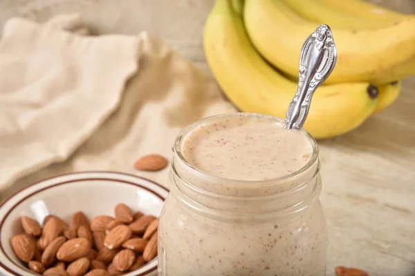 Smoothie aux amandes fraîches — Photo