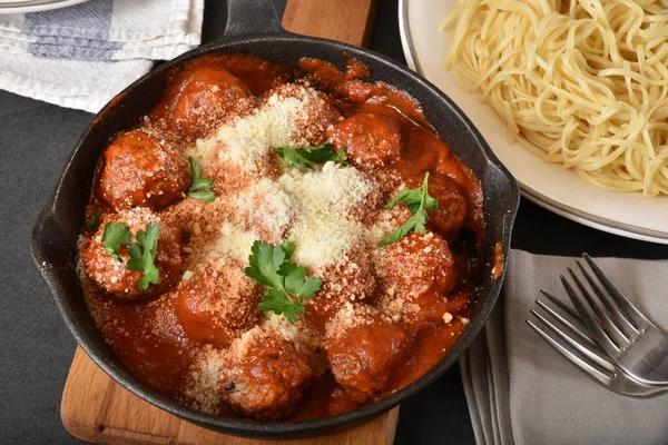 Spagetti szósz húsgolyóval — Stock Fotó