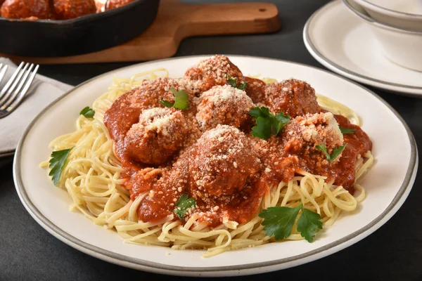 Spagetti és húsgombóc — Stock Fotó