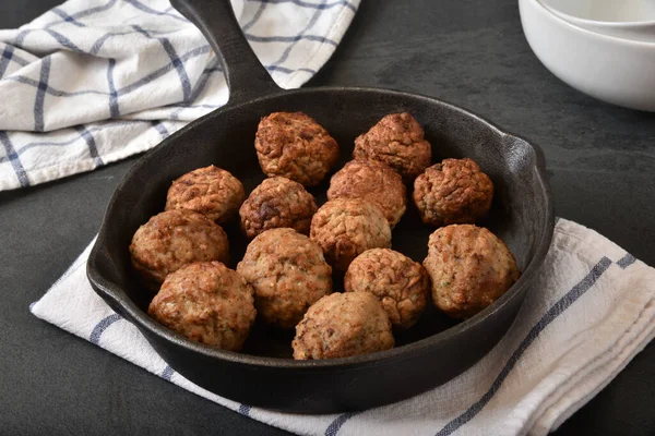 Boulettes Viande Italiennes Dans Une Poêle Fonte — Photo