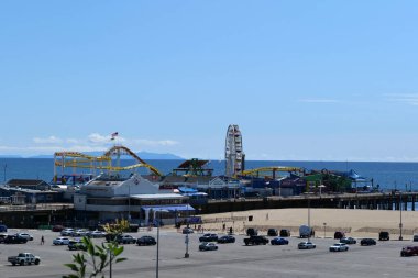 Santa Monica, CA / USA - 21 Mart 2020: Santa Monica İskelesi koronavirüs korkusu sırasında boş ve kapalı