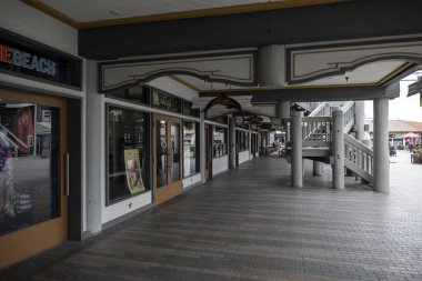 Redondo Plajı, CA - 27 Mart 2020: Koronavirüs korkusu sırasında Redondo Sahili İskelesi 'nde kapalı dükkanlar