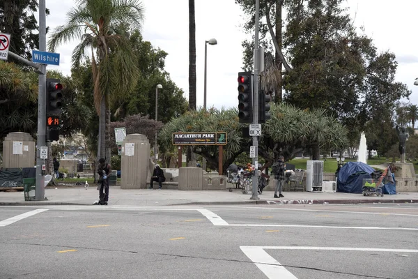 Los Angeles Usa April 2020 Homeless People Overtake Macarthur Par — Stock Photo, Image