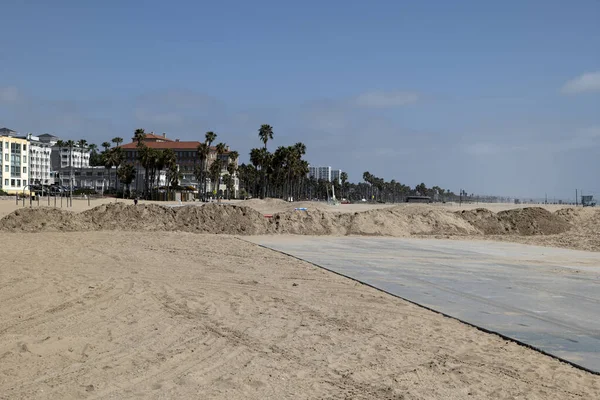 Santa Monica Usa April 2020 Mound Dirt Closing Bike Path — Stock Photo, Image