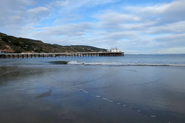 Golven Storten Neer Bij Malibu Pier Zuid Californië — Stockfoto