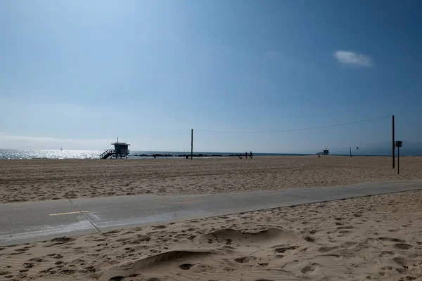 Venice Beach California Está Desierta Excepto Por Las Torres Salvavidas — Foto de Stock