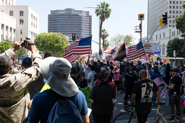 Los Angeles Usa 2020 Május Angelenók Százai Gyűlnek Össze Városházán — Stock Fotó