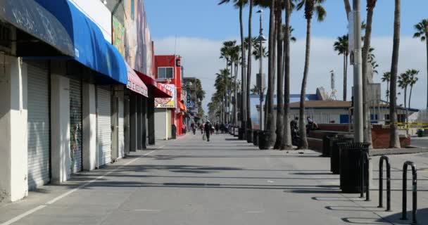 Venice Usa April 2020 Boarded Shops Deserted Venice Beach Boardwalk — Stock Video