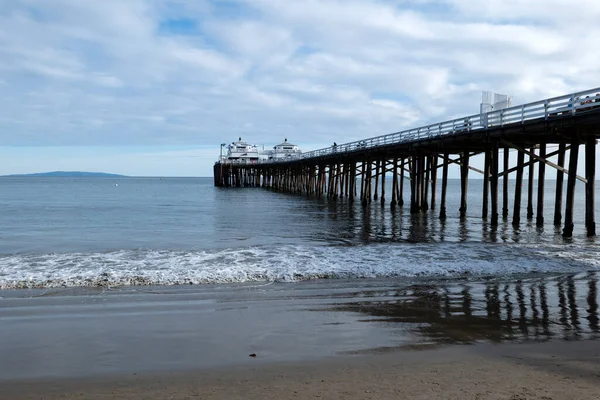 Όμορφη Θαλασσογραφία Στο Malibu Pier Ένα Κορυφαίο Τουριστικό Αξιοθέατο — Φωτογραφία Αρχείου