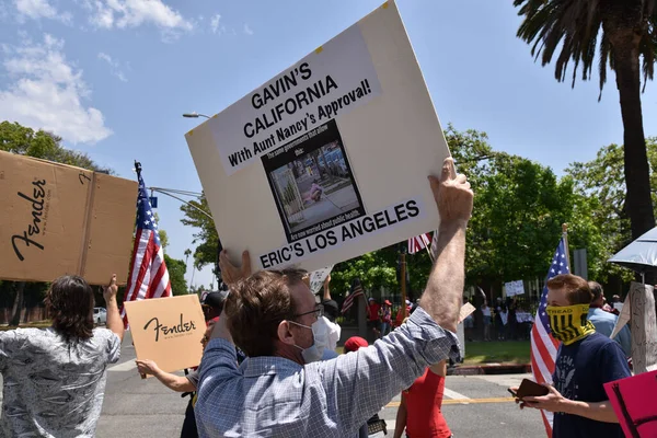 Los Angeles Usa Mayıs 2020 Covid Karantina Protestocusu Sokaklardaki Evsizlerin — Stok fotoğraf