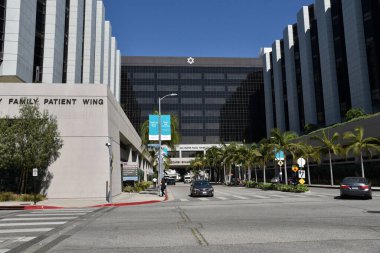 Los Angeles, CA / USA - 9 Mayıs 2020: Cedars Sinai Tıp Merkezi ve Beverly Hills Hastanesi