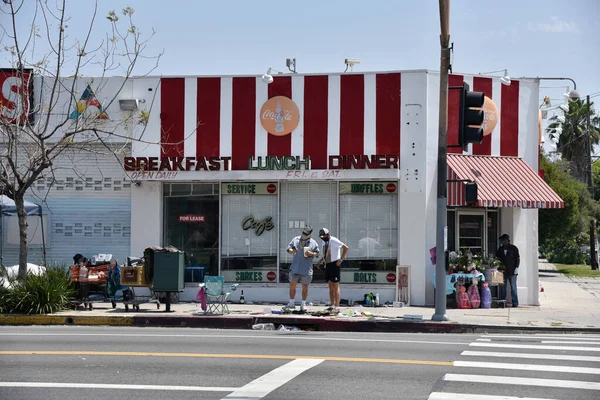 Los Angeles Května 2020 Prodejce Květin Prodává Ulicích Protože Covid — Stock fotografie