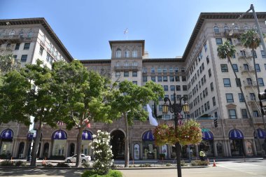 Beverly Hills, CA / USA - 8 Mayıs 2020: Özel Beverly Wilshire Oteli COVID-19 karantinası sırasında kapatıldı