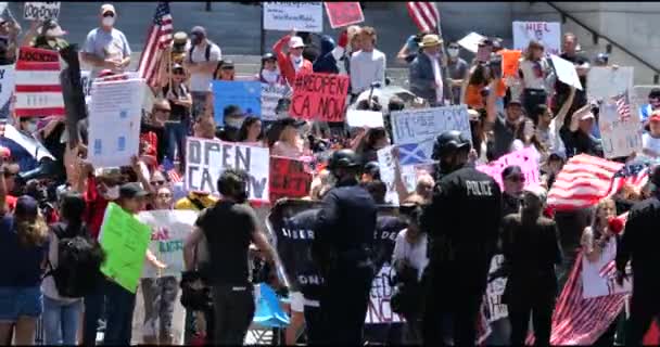 Los Angeles Eua Maio 2020 Polícia Controla Manifestantes Quarentena Covid — Vídeo de Stock