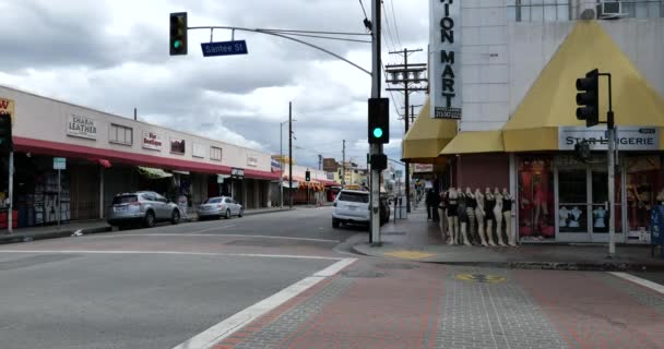 美国加利福尼亚州洛杉矶 2020年3月21日 就在验尸官强制关闭之前 洛杉矶时尚区的商店对空荡荡的街道开放 — 图库视频影像