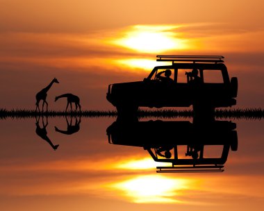 gün batımında Jeep safari