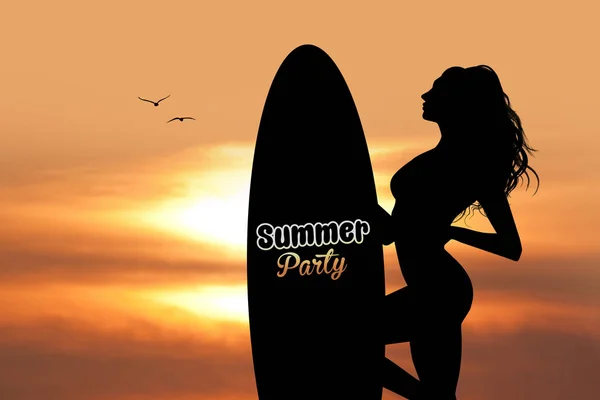Festa de verão com menina com surf — Fotografia de Stock