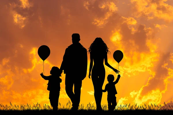 Illustratie Van Gelukkige Familie Bij Zonsondergang — Stockfoto