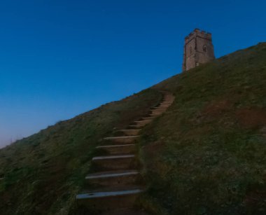 Starlight tarafından Glastonbury Tor için adımlar