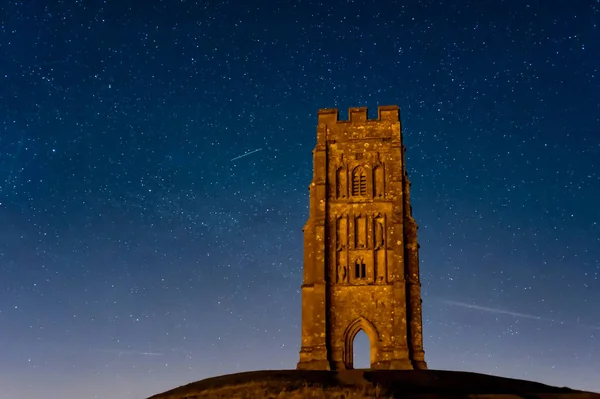 Glastonbury tor bei sternlicht — Stockfoto