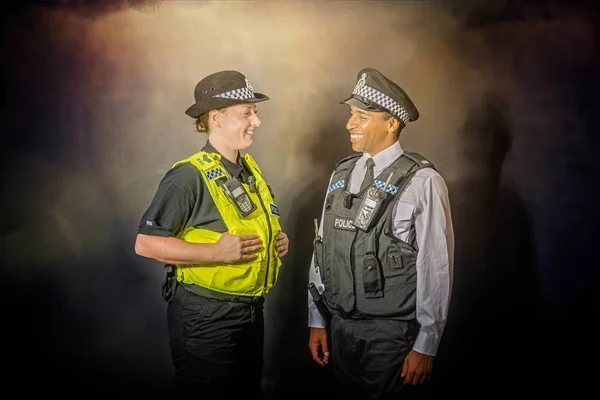 Två brittiska poliser — Stockfoto