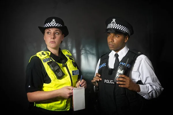 Två brittiska poliser — Stockfoto