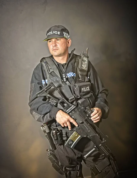 Britischer taktischer Polizist — Stockfoto