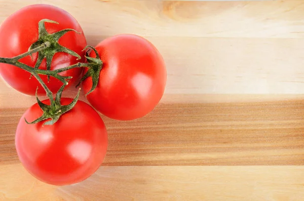 Pomodori ramo ciliegia — Foto Stock