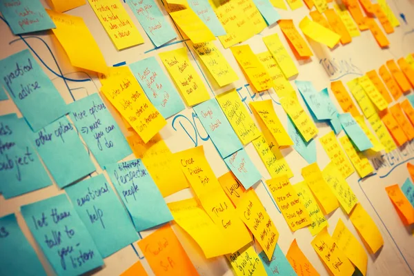 Whiteboard post-it colored notes  business style — Stock Photo, Image