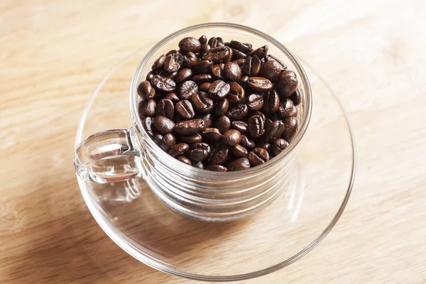 Ahşap üzerine soğuk kahve bardak