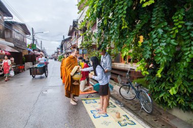 Chiang Khan, Tayland - 10 Eylül 2016: s sunan turist